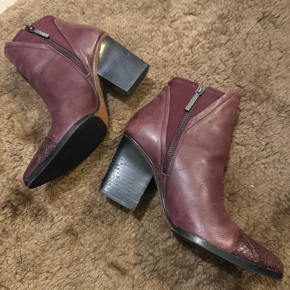 Donald J. Pliner Burgundy Ankle Boots - Picture 5 of 10